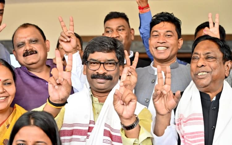 आपके जैसे बेवकूफ नहीं हम, आदिवासी बोका नहीं रहा, यही बोका आपको धो-पोंछकर बाहर फेंक देगा, बोले हेमंत सोरेन