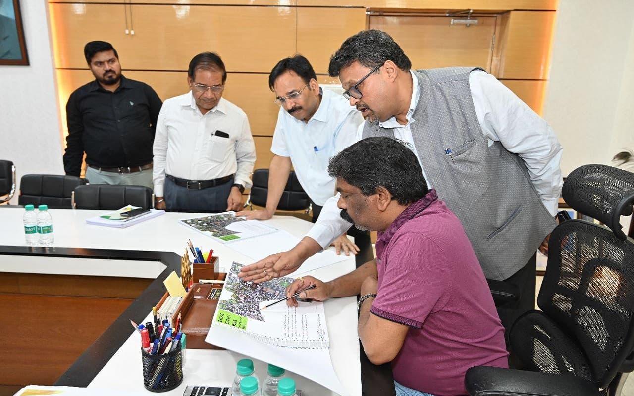 मास्टर प्लान: रांची की बदलेगी तस्वीर, मिलेगी जाम से मुक्ति, सीएम हेमंत सोरेन ने देखा पावर प्वाइंट प्रेजेंटेशन मास्टर प्लान: रांची की बदलेगी तस्वीर, मिलेगी जाम से मुक्ति, सीएम हेमंत सोरेन ने देखा पावर प्वाइंट प्रेजेंटेशन