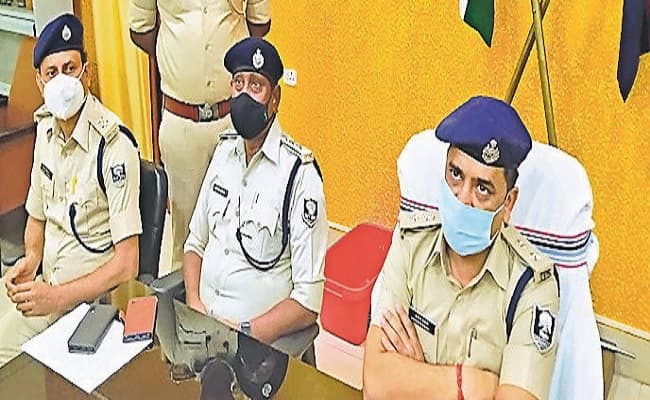 Bihar News: ताबीज के लिए निकाली बच्ची की आंख, पांचवे बच्चे की चाहत में मासूम की हत्या, 4 गिरफ्तार Bihar News: ताबीज के लिए निकाली बच्ची की आंख, पांचवे बच्चे की चाहत में मासूम की हत्या, 4 गिरफ्तार