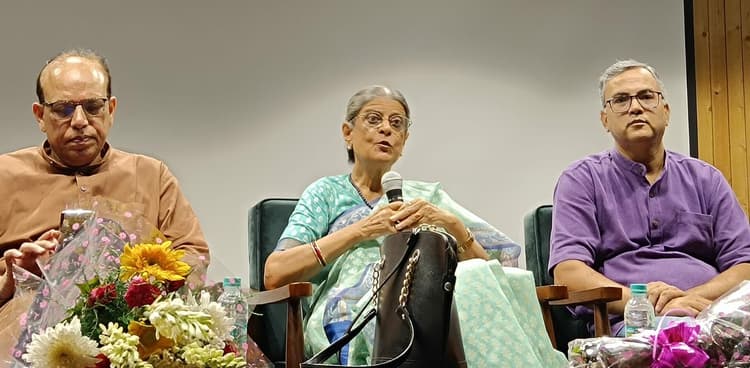 हिंदू महाविद्यालय में हिंदी सप्ताह : हिंदी का महत्व बढ़ाने के लिए इसे ज्ञान और विज्ञान की भाषा बनाना होगा...