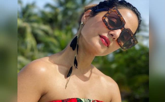 हिना खान टांसपेरेंट ड्रेस में दिखीं बेहद बोल्ड, इस VIDEO में नागिन एक्ट्रेस की अदाएं देख फिदा हुए फैंस