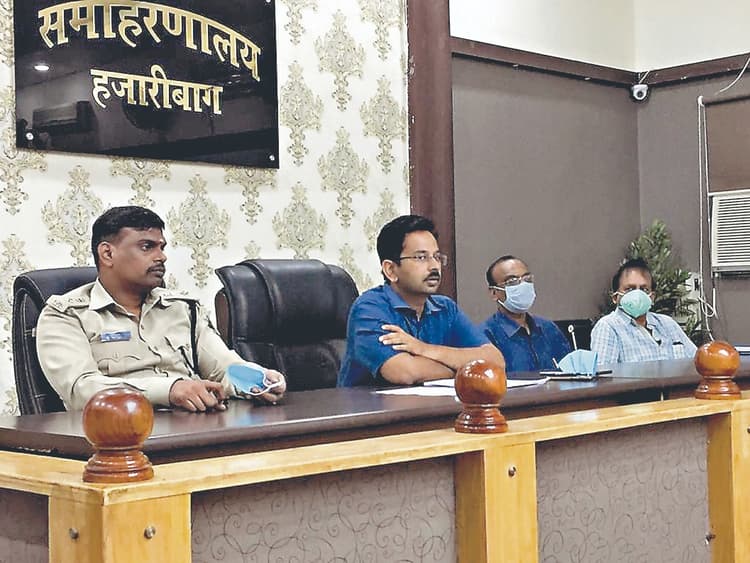 रेड जोन से हजारीबाग लौटे 40 प्रवासी मजदूरों ने बढ़ायी प्रशासन की चिंता, जानिए क्या है वजह ?