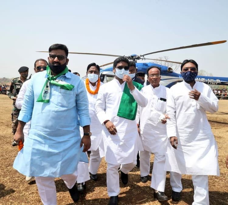 Madhupur By Election 2021 : मधुपुर उपचुनाव को लेकर बढ़ा सियासी पारा, महागठबंधन प्रत्याशी हफीजुल हसन के लिए शिबू सोरेन और हेमंत सोरेन संभालेंगे प्रचार की कमान