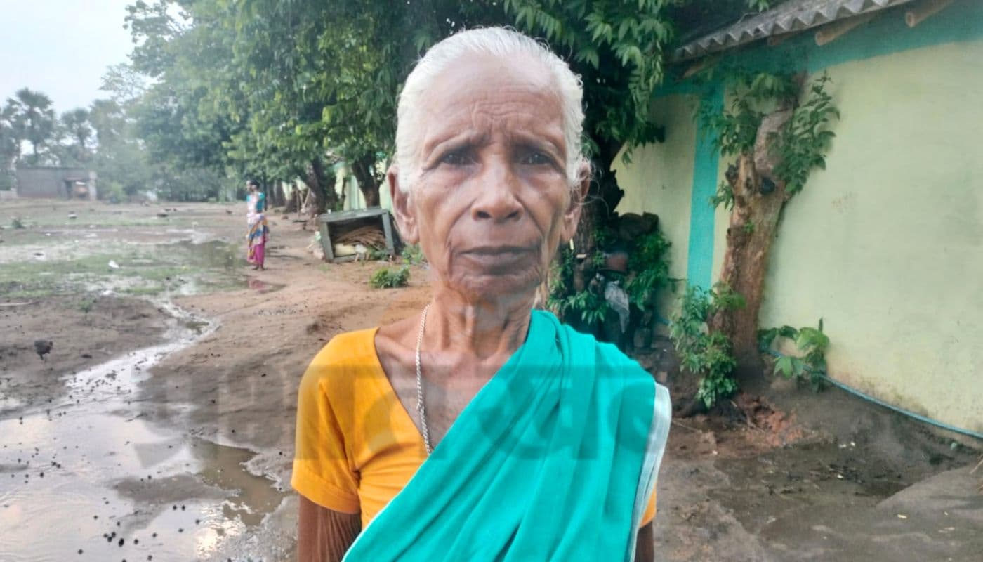 सिदो-कान्हू के खानदान में 80 सदस्य, 6 सरकारी नौकरी में, सरकार से परिवार को मिले 11 आवास, अब ये हैं मांगें सिदो-कान्हू के खानदान में 80 सदस्य, 6 सरकारी नौकरी में, सरकार से परिवार को मिले 11 आवास, अब ये हैं मांगें