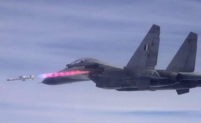 Astra Mark 2 Missile : 160 KM दूर से ही दुश्मन के विमान मार गिराएगी अस्त्र मिसाइल, हवाई युद्ध के मामले में चीन और पाकिस्तान को मिलेगी कड़ी चुनौती Astra Mark 2 Missile : 160 KM दूर से ही दुश्मन के विमान मार गिराएगी अस्त्र मिसाइल, हवाई युद्ध के मामले में चीन और पाकिस्तान को मिलेगी कड़ी चुनौती
