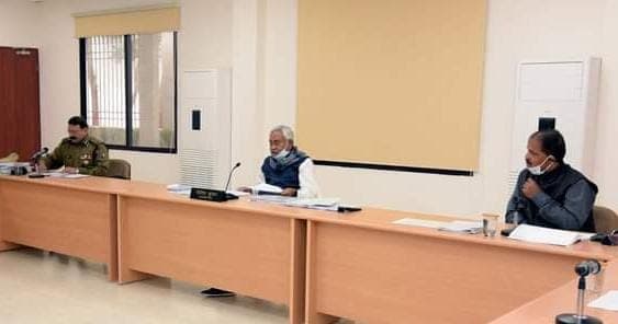 बिहार में नीतीश सरकार ने 81 डॉक्टरों को किया सेवा से बर्खास्त, CM की कार्रवाई से स्वास्थ्य विभाग में मची खलबली