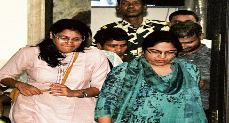 Jharkhand News: गिरफ्तारी के बाद बढ़ा IAS पूजा सिंघल का BP, शुरू हुई निलंबन की कार्रवाई