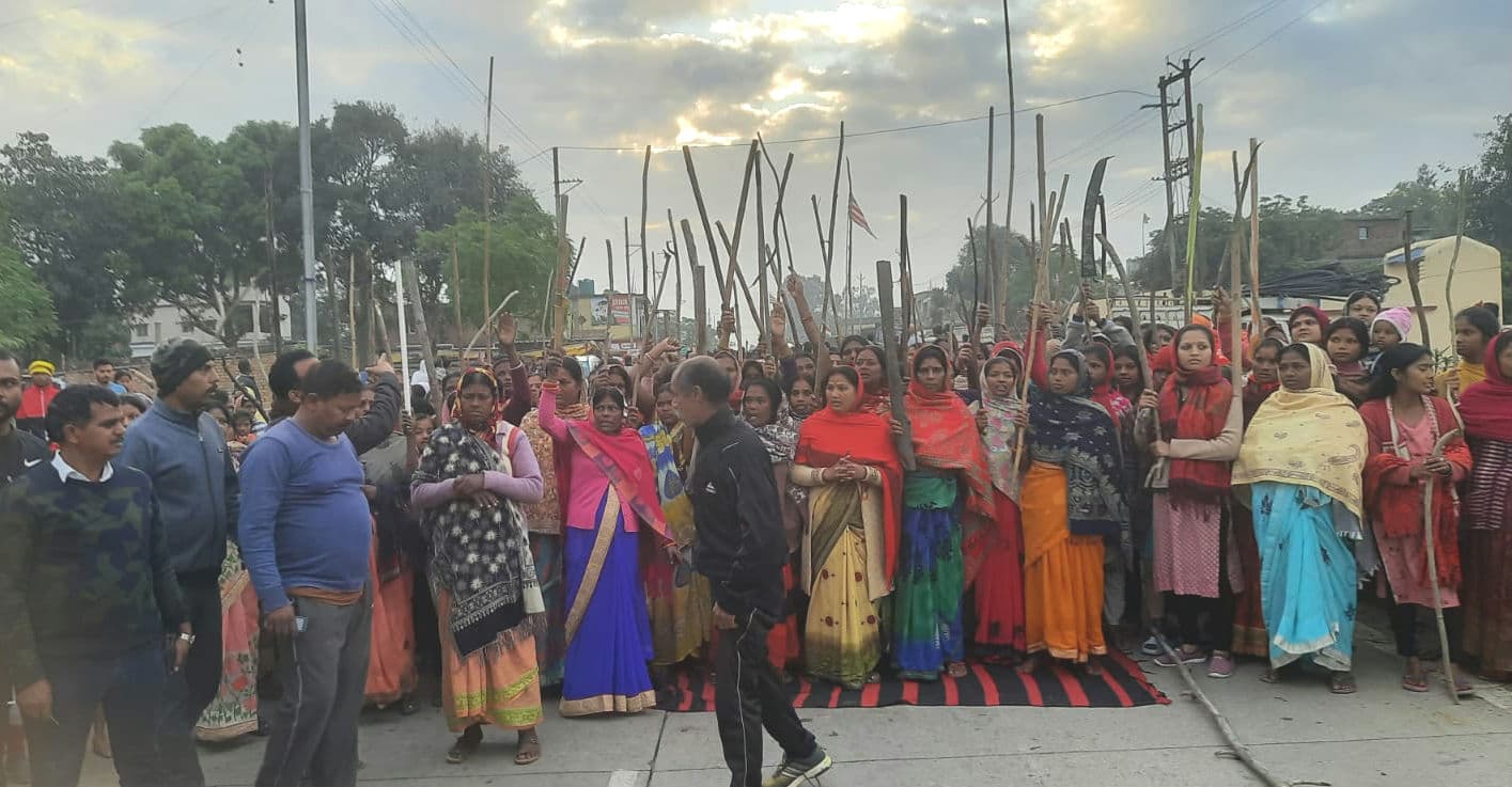 झारखंड : रांची के मांडर में चार मंदिरों की मूर्तियां तोड़ीं, आक्रोशित ग्रामीणों ने 7 घंटे तक एनएच को किया जाम