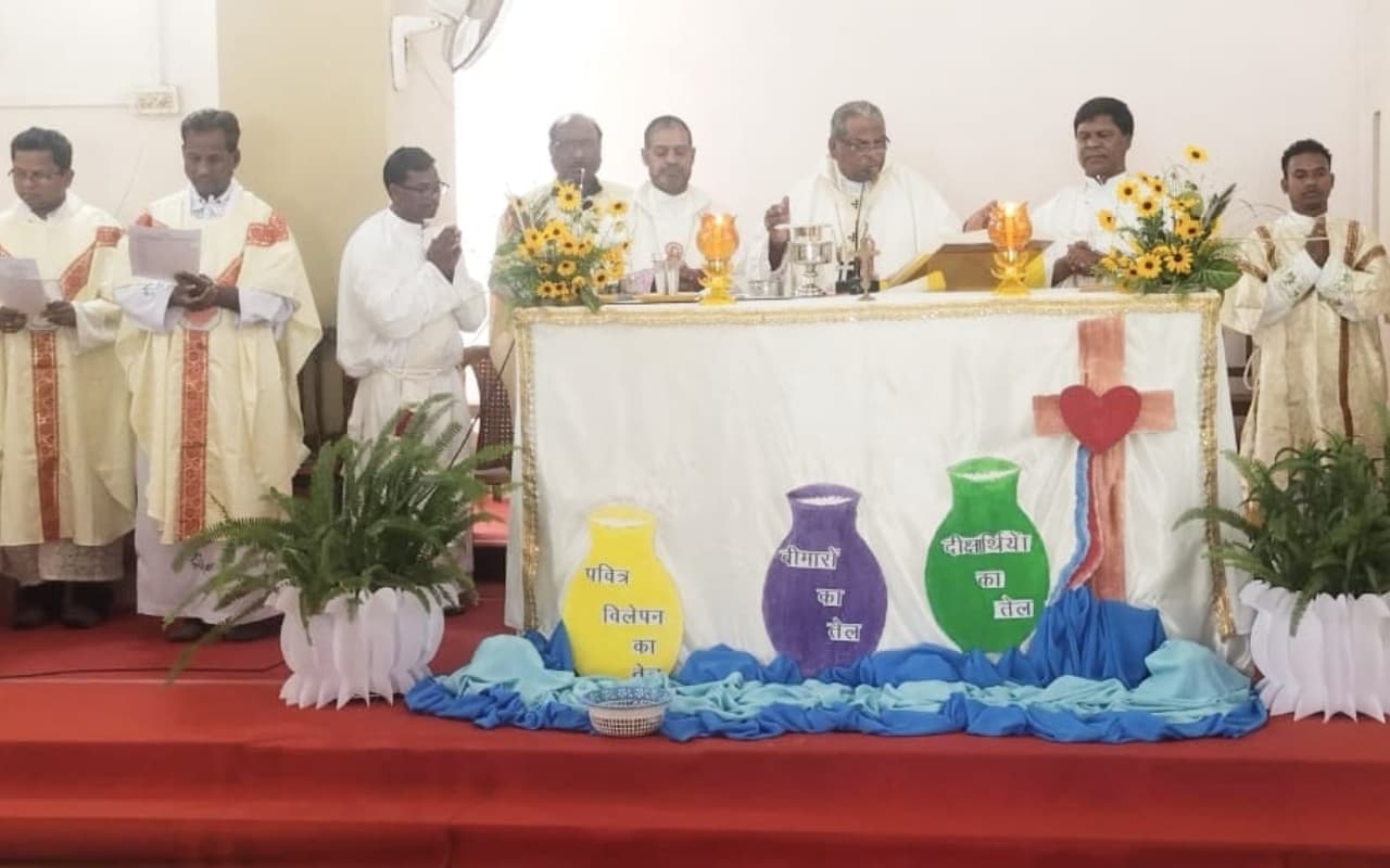 पीएम मोदी ने जो बाइडन को झारखंड का रेशमी कपड़ा किया गिफ्ट, देखें Video