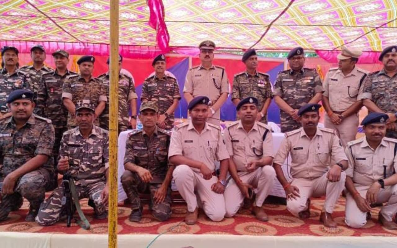 VIDEO: बीच मैदान ही रोहित शर्मा ने इस खिलाड़ी को सुनाई खरी-खोटी, मुंह बनाकर खड़े रहे…