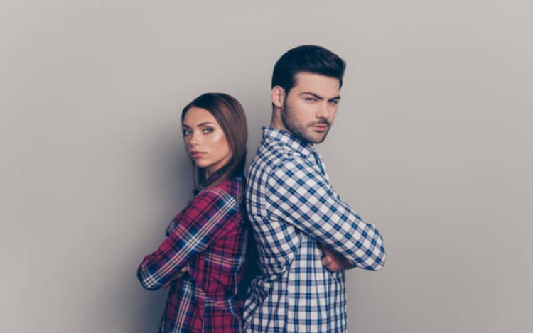 Ego In Relationship: रिश्तों को जिंदा रखना है तो छोड़िए अहंकार, परवाह से बढ़ेगा प्यार