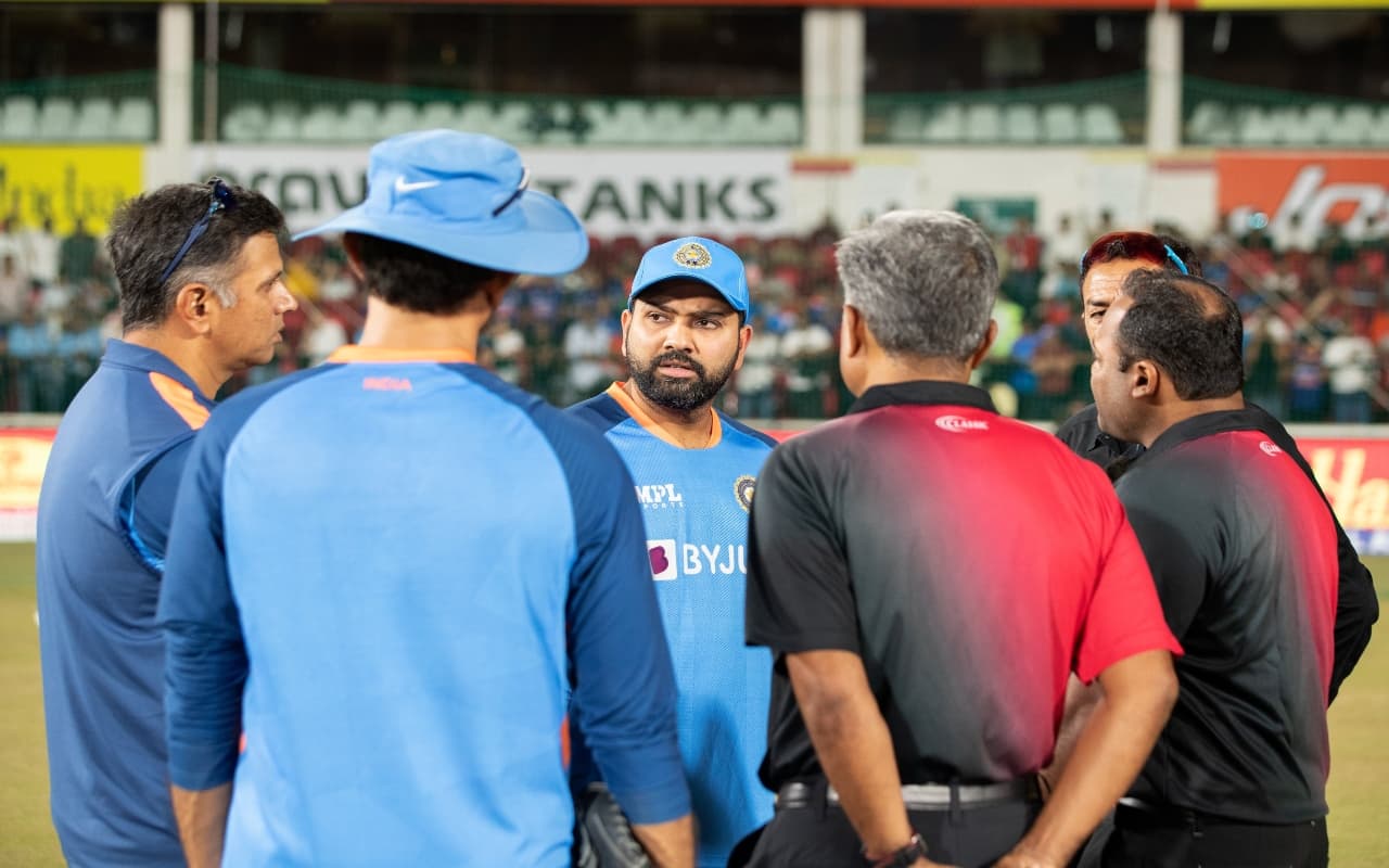 IND vs AUS 3rd T20: क्या फिर बारिश बिगाड़ेगी खेल? यहां जानें वेदर-पिच रिपोर्ट और प्लेइंग XI IND vs AUS 3rd T20: क्या फिर बारिश बिगाड़ेगी खेल? यहां जानें वेदर-पिच रिपोर्ट और प्लेइंग XI