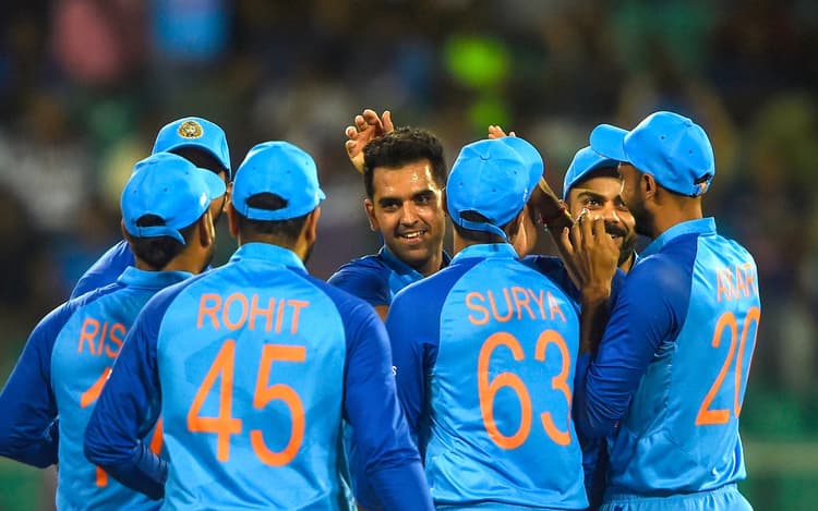 IND vs SA: चोट के कारण बाहर हो सकते हैं दीपक चाहर, शाहबाज को डेब्यू का मौका, जानें कैसी होगी प्लेइंग XI