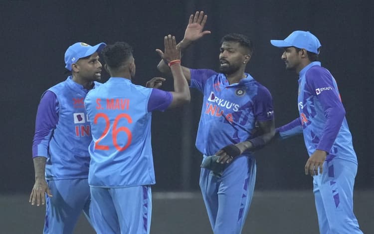 IND vs SL: अक्षर पटेल ने श्रीलंका के मुंह से छिनी जीत, जानिए आखिरी ओवर के रोमांच की पूरी कहानी