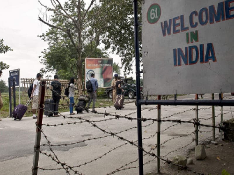 बेतिया में एसएसबी ने इंडो नेपाल सीमा पर जब्त किया सवा करोड़ का चरस, दो गिरफ्तार