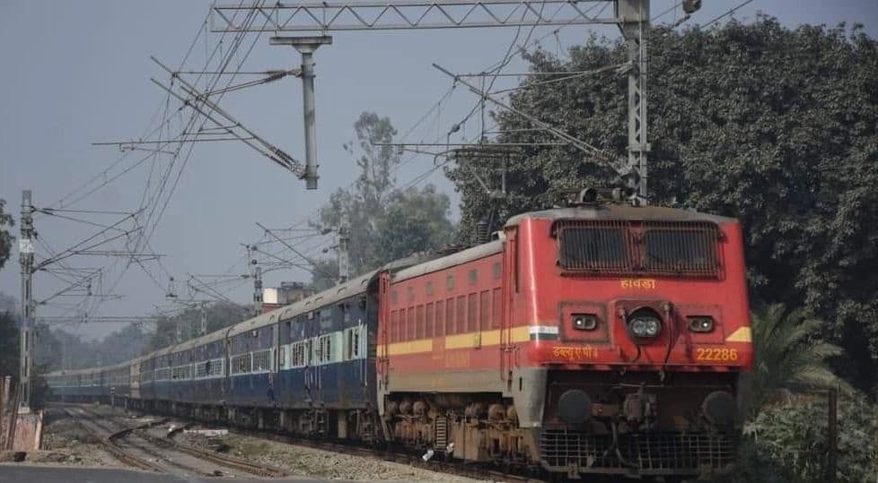 फेस्टिवल सीजन के बीच आम लोगों को बड़ी राहत, बिहार में रेलवे ने इन ट्रेनों के परिचालन का किया ऐलान फेस्टिवल सीजन के बीच आम लोगों को बड़ी राहत, बिहार में रेलवे ने इन ट्रेनों के परिचालन का किया ऐलान