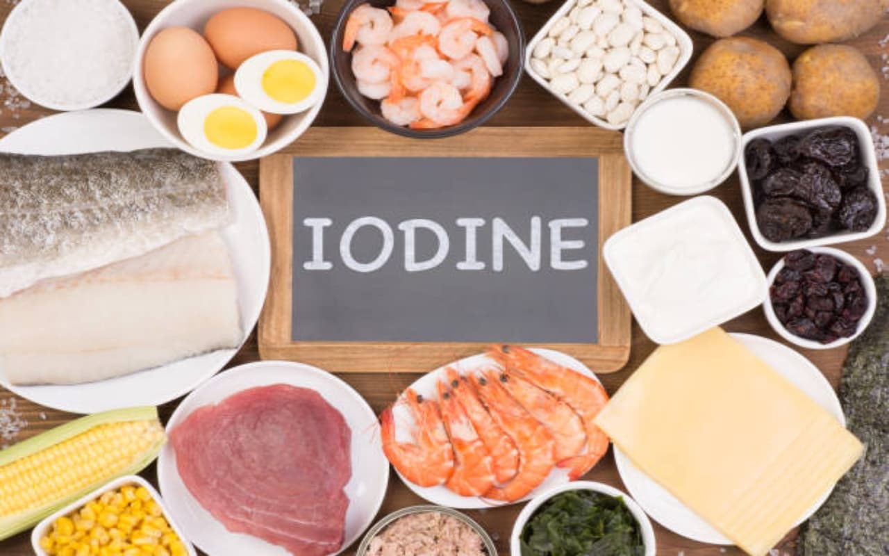World Iodine Deficiency Day 21 October: क्यों जरूरी है आयोडीन, जानिए कम हुआ तो बॉडी में क्या होगा World Iodine Deficiency Day 21 October: क्यों जरूरी है आयोडीन, जानिए कम हुआ तो बॉडी में क्या होगा