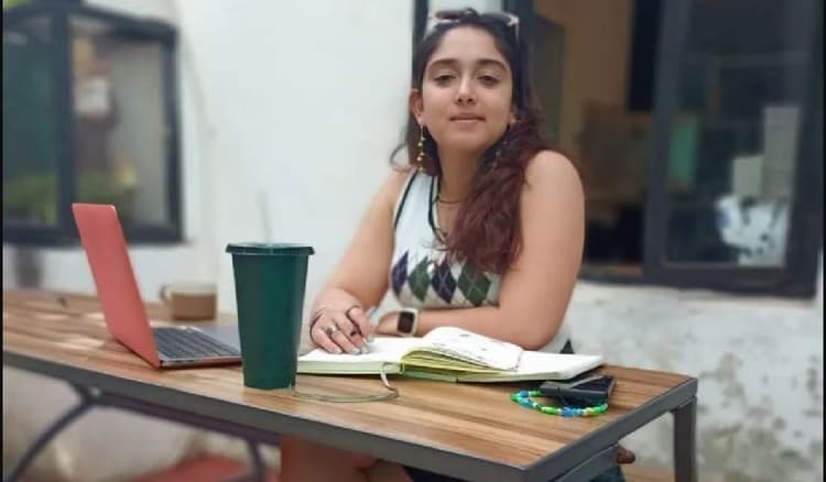 आमिर खान की बेटी आइरा का लेटेस्ट पोस्ट वायरल, स्टारकिड ने 'नकली मुस्कान' को लेकर कही ये बात