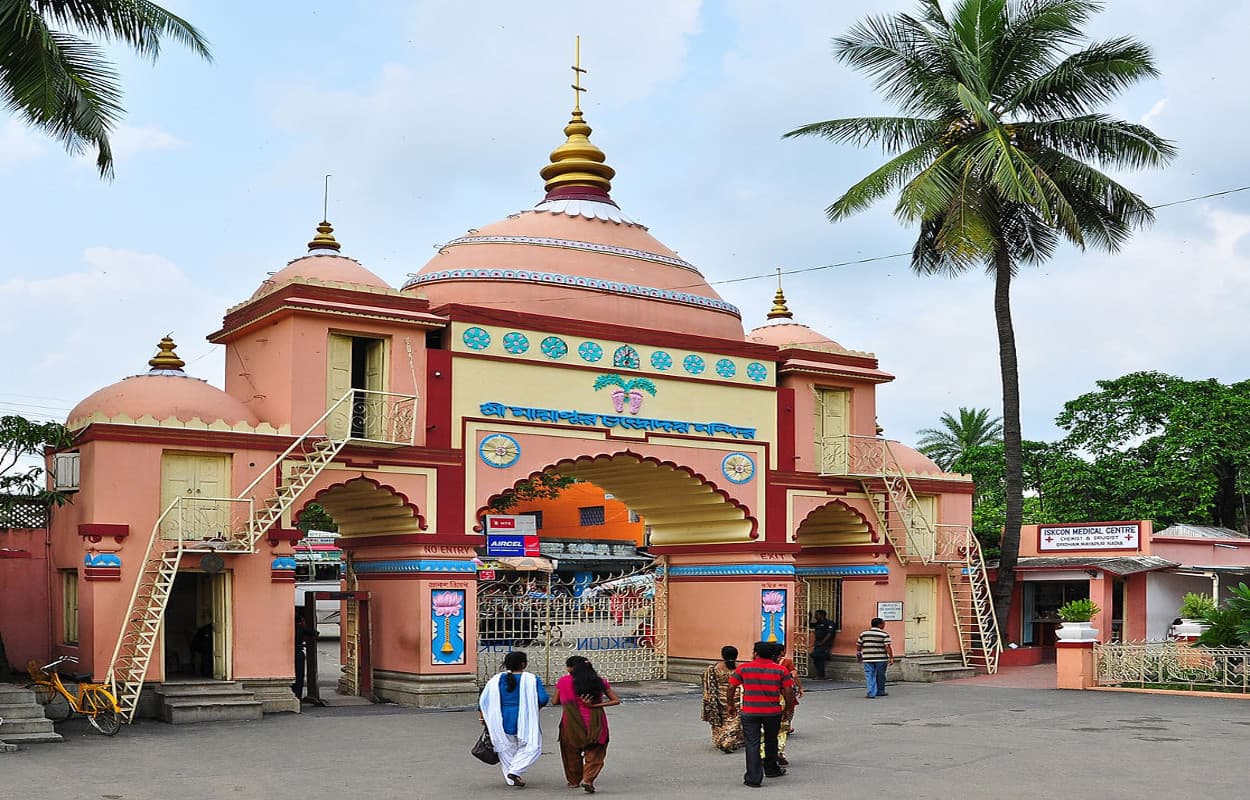 Unlock 2 : मायापुर का इस्कॉन मंदिर खुला, करीब 100 श्रद्धालुओं ने किये दर्शन