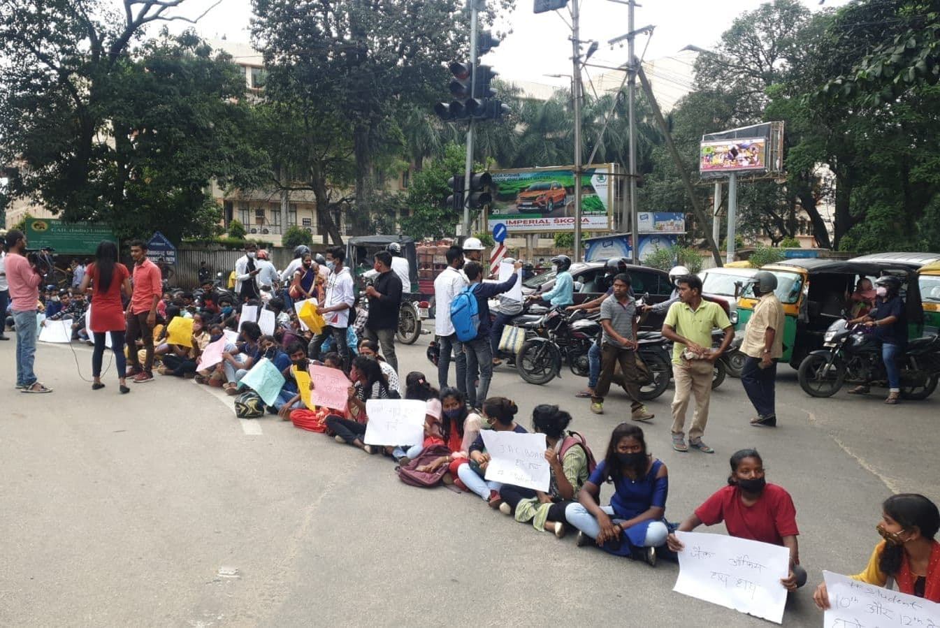 JAC Board 12 Result 2021 : झारखंड इंटर के रिजल्ट से नाखुश छात्रों को शिक्षा मंत्री का आवास घेरने से पहले रोका