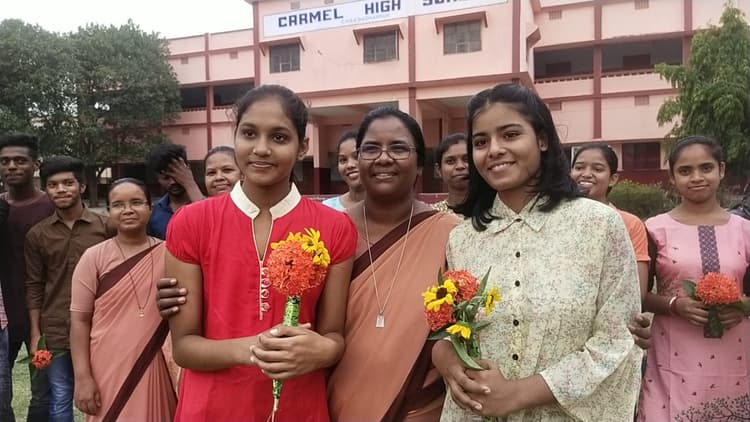 JAC 10th Result 2022: चाय वाले और दूध बेचने वाले की बेटियां तानिया और निशु बनीं झारखंड की मैट्रिक टॉपर