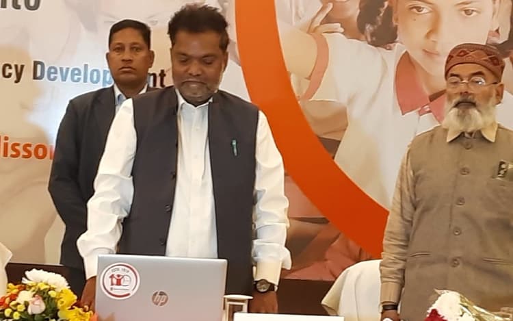 शिक्षा के मामले में अन्य राज्यों को टक्कर देगा झारखंड, सेव द चिल्ड्रेन के कार्यक्रम में बोले जगरनाथ महतो