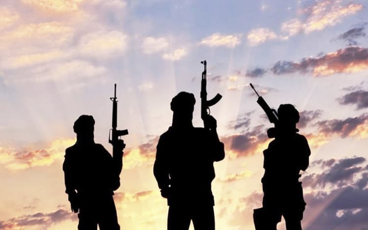 Jammu Kashmir: आतंकवादी गतिविधियों के बीच खौफ के साये में धंगरी गांव के लोग, बम विस्पोट में गयी थी छह की जान