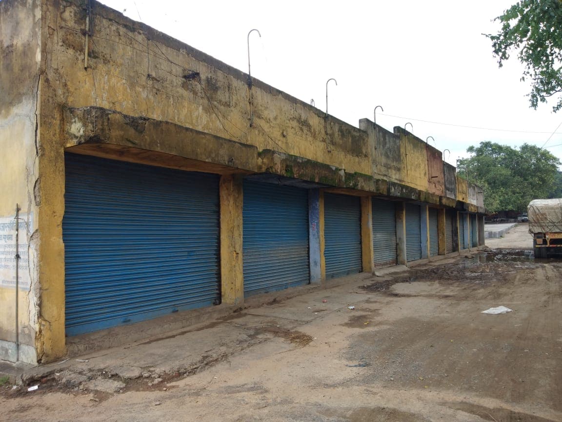 जमशेदपुर में बंद रहीं दुकानें, मास्क नहीं पहनने पर एक लाख जुर्माना व दो साल जेल वाले अध्यादेश का विरोध