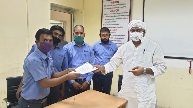 प्रभात खबर इंपैक्ट : कोरोना काल में स्टील स्ट्रिप्स व्हील्स कंपनी के ठेका कर्मचारियों को स्थायीकरण का तोहफा, 60 कर्मचारियों को मिला नियुक्ति पत्र