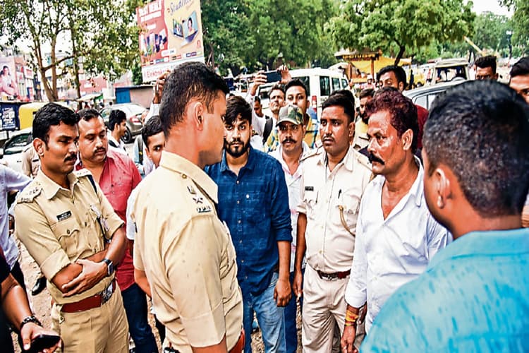 जमशेदपुर साकची फायरिंग मामला: कोर्ट से ही राजेश का पीछा कर रहे थे अपराधी, ऐसे बचायी जान