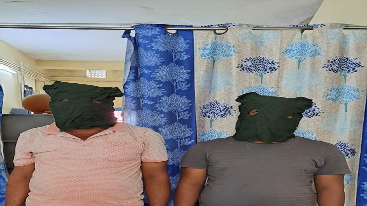 Cyber Crime News:झारखंड में Cyber ठगी करते पिता-पुत्र को जेल, ED को कार्रवाई के लिए प्रस्ताव भेजेगी पुलिस Cyber Crime News:झारखंड में Cyber ठगी करते पिता-पुत्र को जेल, ED को कार्रवाई के लिए प्रस्ताव भेजेगी पुलिस