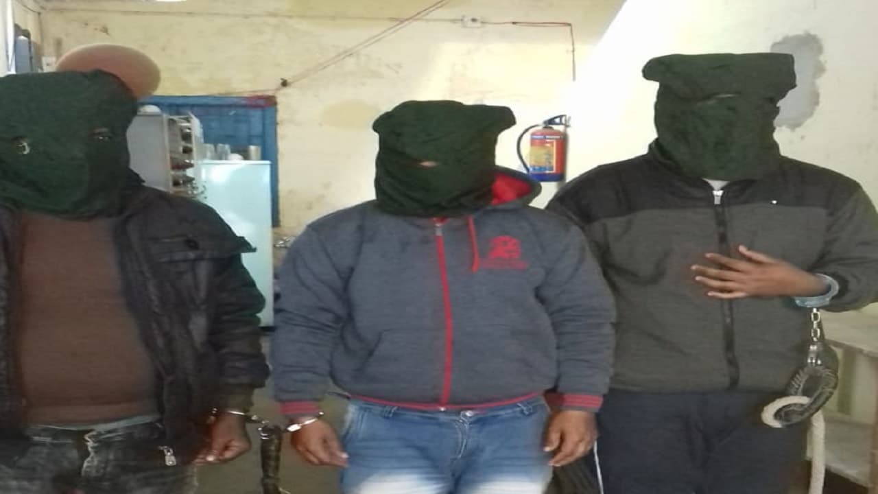 झारखंड में साइबर क्राइम के गढ़ जामताड़ा से 3 ठग अरेस्ट, बनाये हैं आलीशान बंगले, संपत्ति जांच रही पुलिस