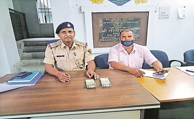 बिहार के इंजीनियरिंग कॉलेज के छात्र भूख हड़ताल पर बैठे, जानें क्या है पूरा मामला