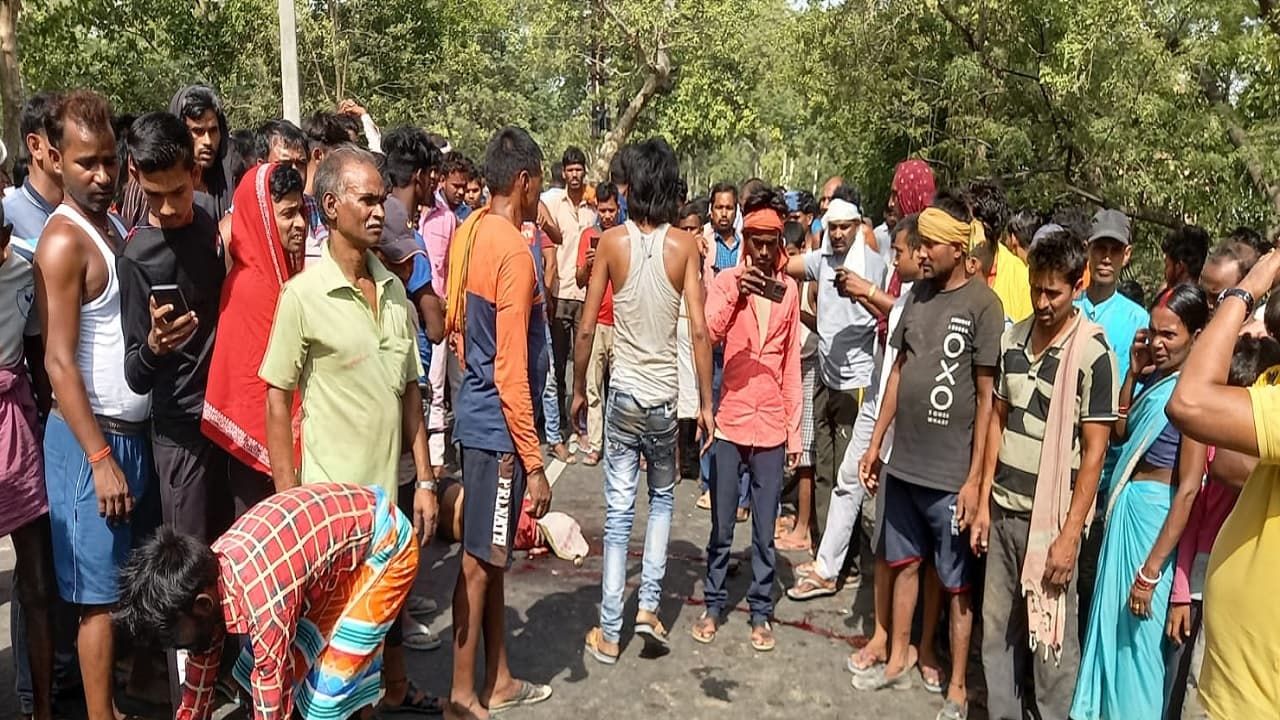 बिहार: जमुई में दो भीषण सड़क हादसों में 4 लोगों की मौत, एक महिला समेत तीन युवकों की गयी जान