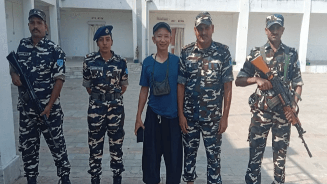 बिहार: भारत- नेपाल सीमा पर जापानी नागरिक धराया, अवैध रूप से कर रहा था सीमा पार, कई सामान जब्त