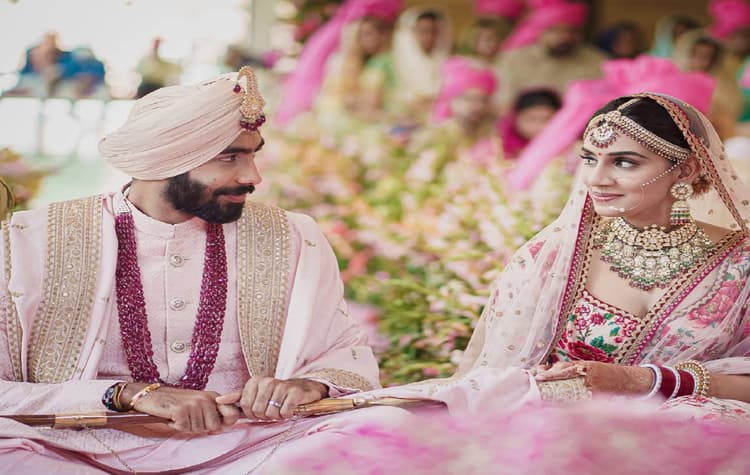 Bumrah Sanjana Wedding : जानें कौन हैं संजना गणेशन जिसके प्यार में 'बोल्ड' हुए तेज गेंदबाज जसप्रीत बुमराह