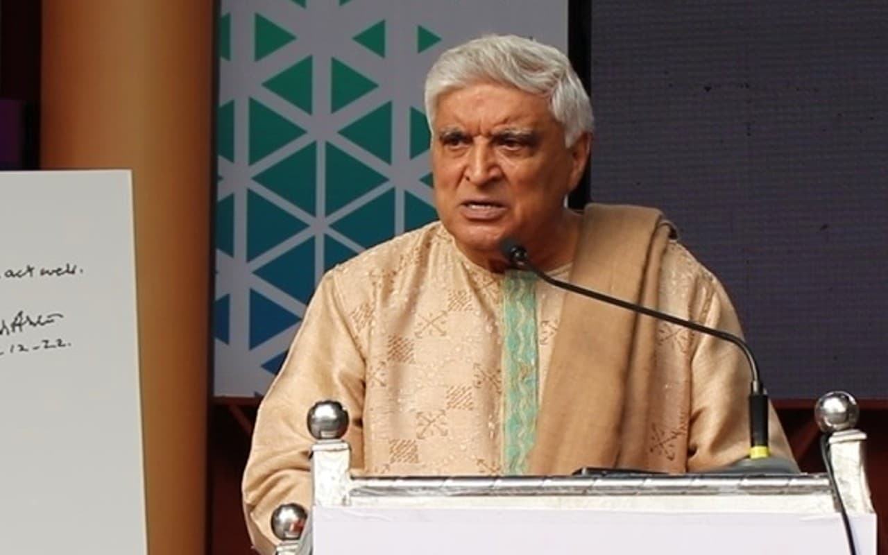 आदिवासियों को हम क्या सिखायेंगे, हमें उनसे बहुत कुछ सीखना चाहिए, रांची में बोले जावेद अख्तर