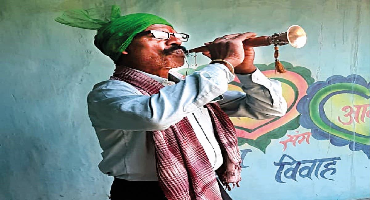 झारखंडी वाद्ययंत्रों के जादूगर हैं कमलदेव महली