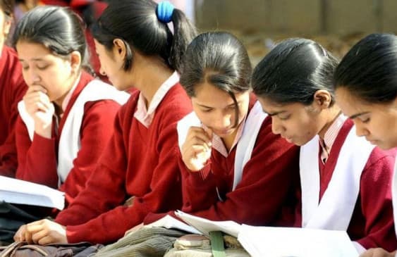 9वीं से 12वीं तक के विद्यार्थी स्कूल आकर ले सकते हैं शिक्षक से सलाह