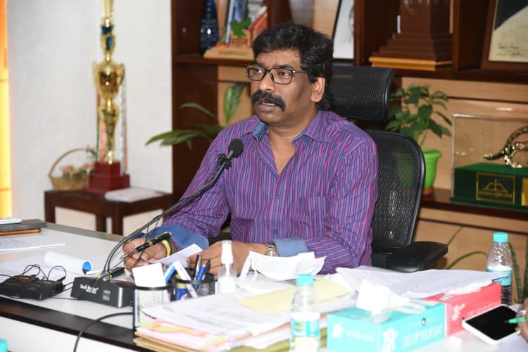 कोरोना की तीसरी लहर की आशंका के बीच झारखंड में Unlock को लेकर CM हेमंत सोरेन में ट्विटर पर मांगी राय, तो पढ़िए आम लोगों ने क्या दिए सुझाव