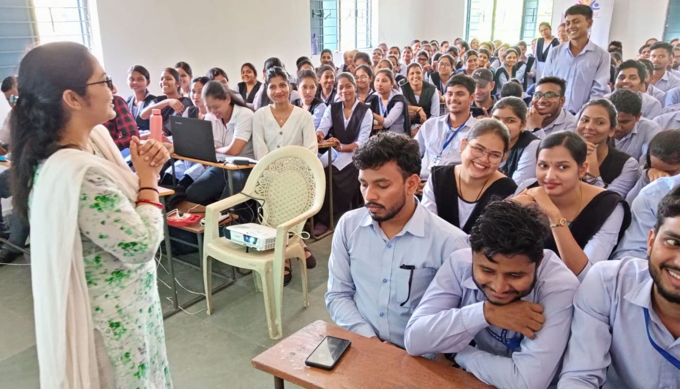 उच्च शिक्षित लोग ज्यादा हो रहे मानसिक बीमारी के शिकार, बहरागोड़ा कॉलेज में बोलीं डॉ श्रद्धा सुमन