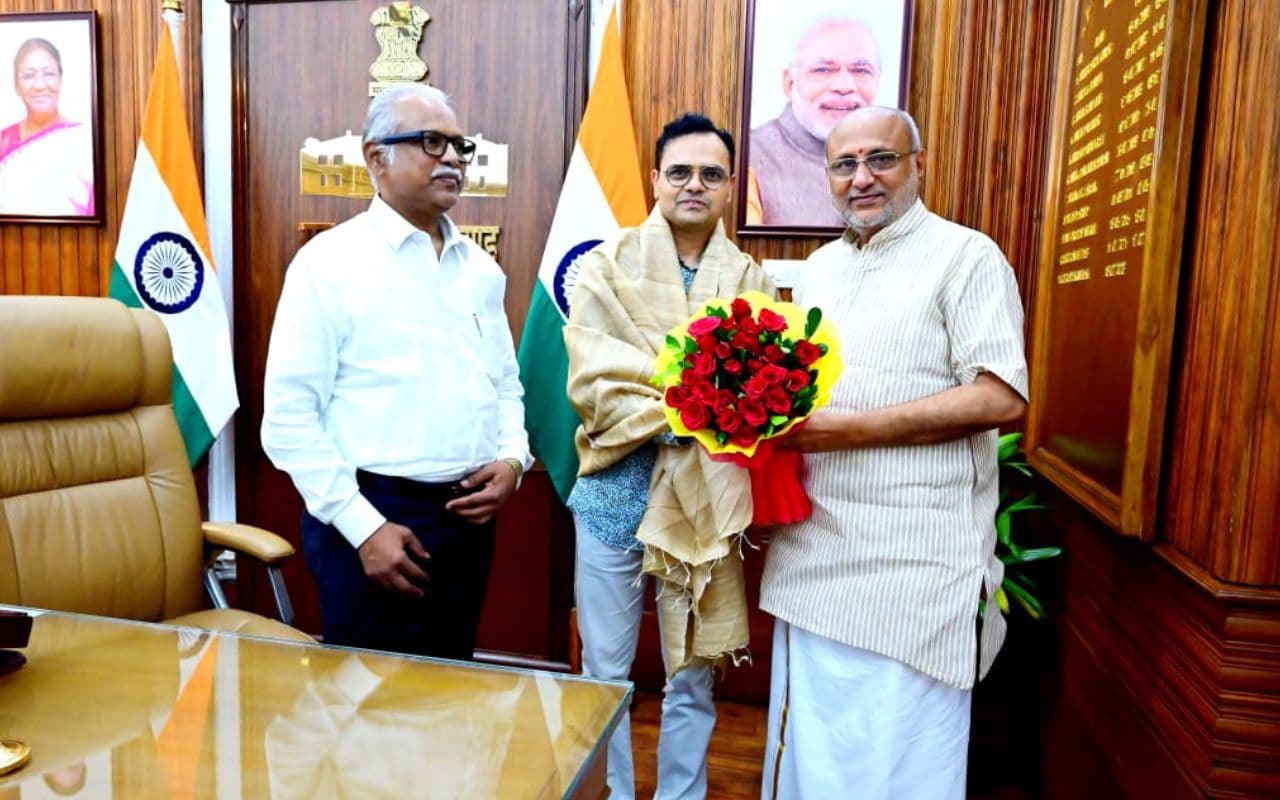 डॉ नितिन मदन कुलकर्णी ने आसमान में बचाई बच्चे की जान, झारखंड के गवर्नर बोले- हमें आप पर गर्व है