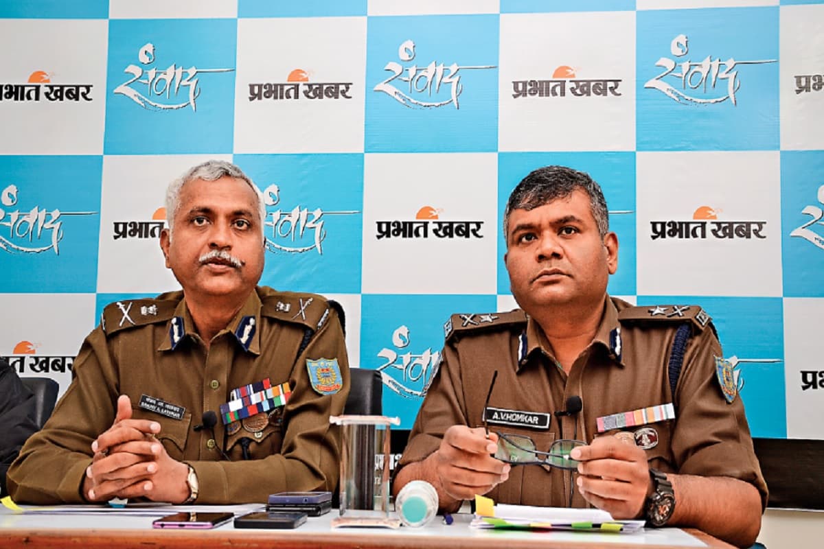 Exclusive: नक्सलियों का आधार खत्म, साइबर क्राइम का अब राज्य से करेंगे खात्मा: झारखंड ADG व IG Exclusive: नक्सलियों का आधार खत्म, साइबर क्राइम का अब राज्य से करेंगे खात्मा: झारखंड ADG व IG