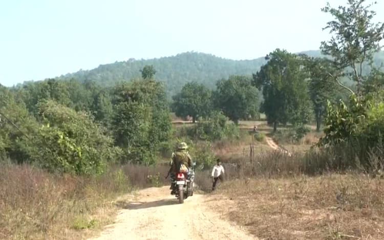 नक्सलमुक्त होगा झारखंड, बूढ़ा पहाड़ के बाद चाईबासा से भी नक्सलियों को खदेड़ेंगे: CRPF आईजी अमित कुमार