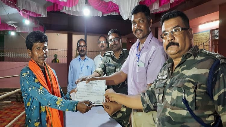 Jharkhand Panchayat Chunav 2022: नक्सली साधु किसान की बोलती थी तूती, अब वार्ड सदस्य बनकर बदलेंगे तस्वीर