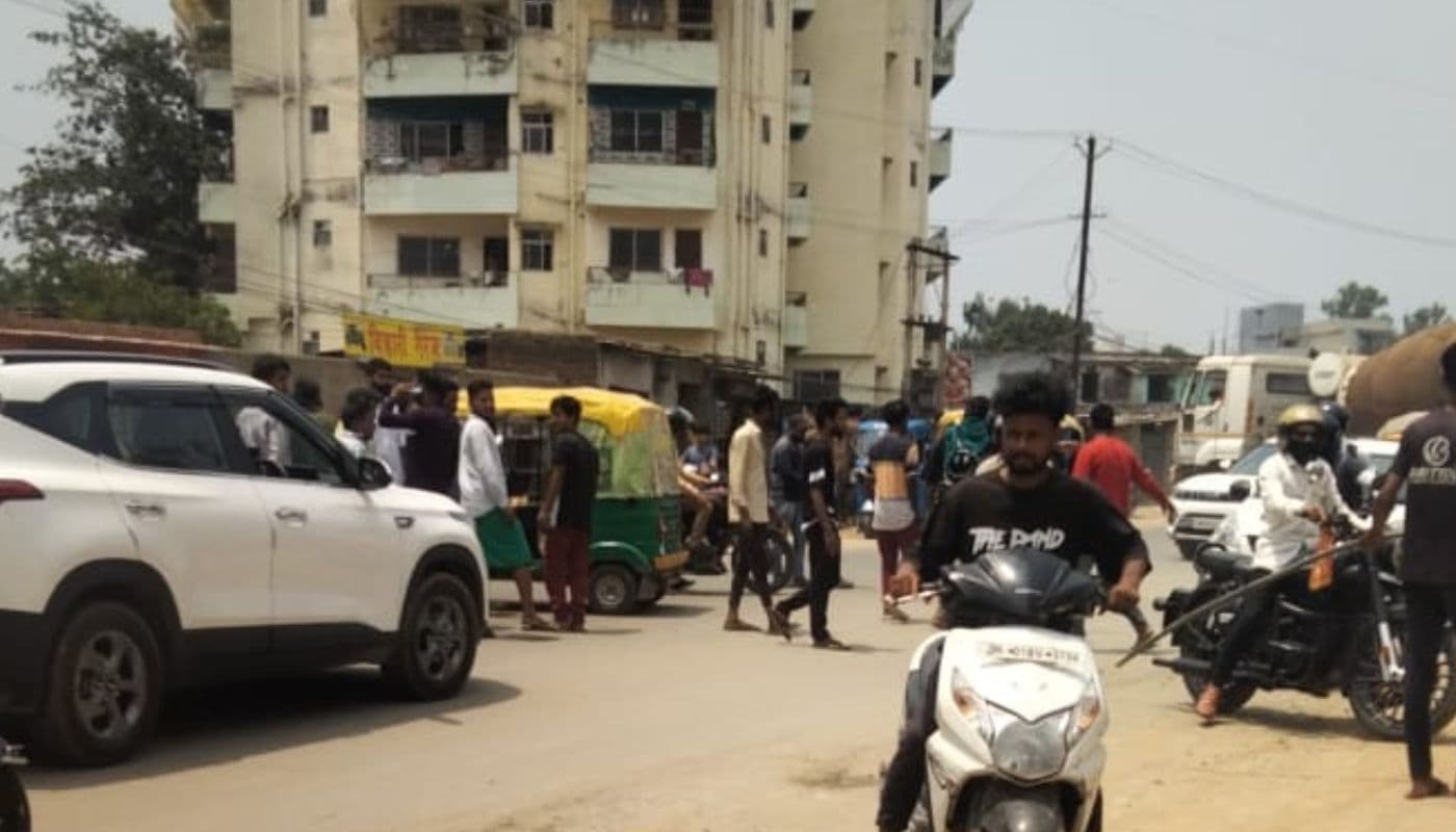 रांची : कांटाटोली के पास ब्राउन शुगर बेचने वाली महिला को पुलिस ने रंगे हाथ पकड़ा