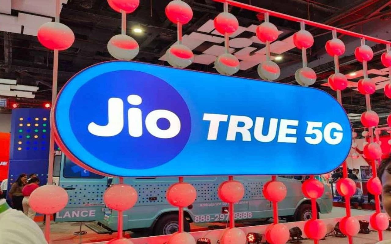 IMC 2023 में Jio ने पेश किया इमरजेंसी रिस्पॉन्स कम्युनिकेशन सिस्टम; आपदा में राहत और बचाव कार्य होगा तेज IMC 2023 में Jio ने पेश किया इमरजेंसी रिस्पॉन्स कम्युनिकेशन सिस्टम; आपदा में राहत और बचाव कार्य होगा तेज