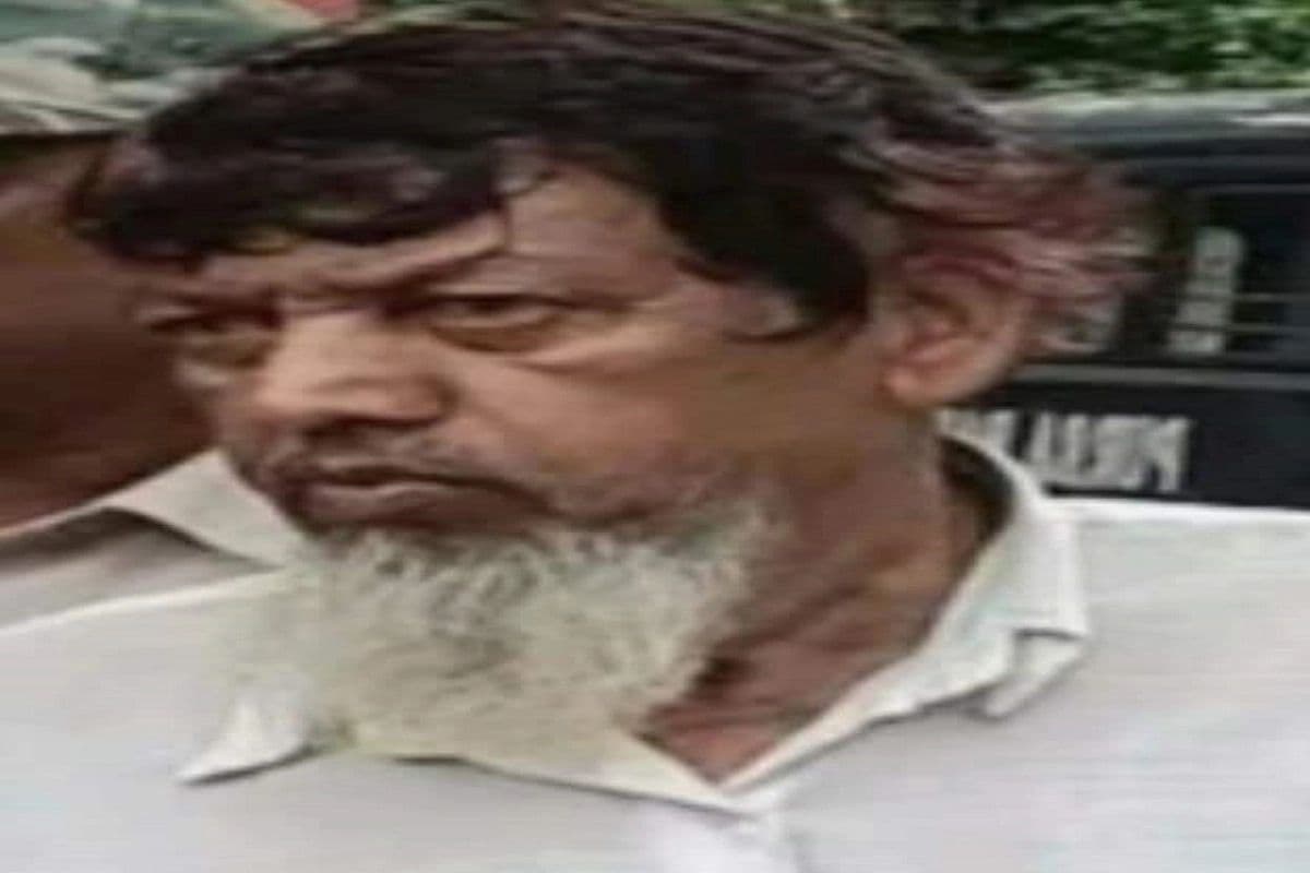 West Bengal News: पूर्व बर्दवान में TMC नेता जियाबुर रहमान के घर रेड, विस्फोटकों व हथियारों के साथ अरेस्ट West Bengal News: पूर्व बर्दवान में TMC नेता जियाबुर रहमान के घर रेड, विस्फोटकों व हथियारों के साथ अरेस्ट