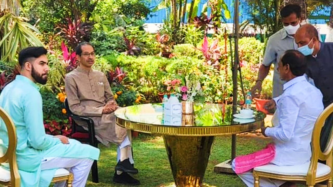महाराष्ट्र में क्या खिचड़ी पका रहे तेलंगाना के CM के चंद्रशेखर राव? जानें, उद्धव-पवार से मुलाकात के मायने