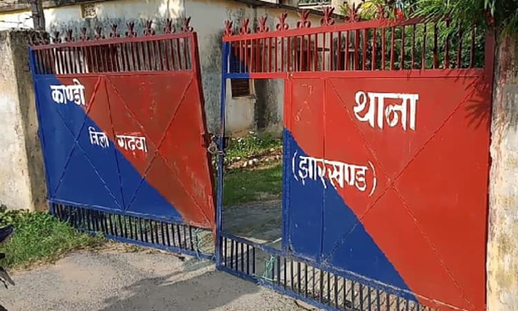 डेमा गांव में निसंतान दंपति को लावारिस बच्ची से हुआ काफी लगाव, छीने जाने पर आत्महत्या की धमकी दी